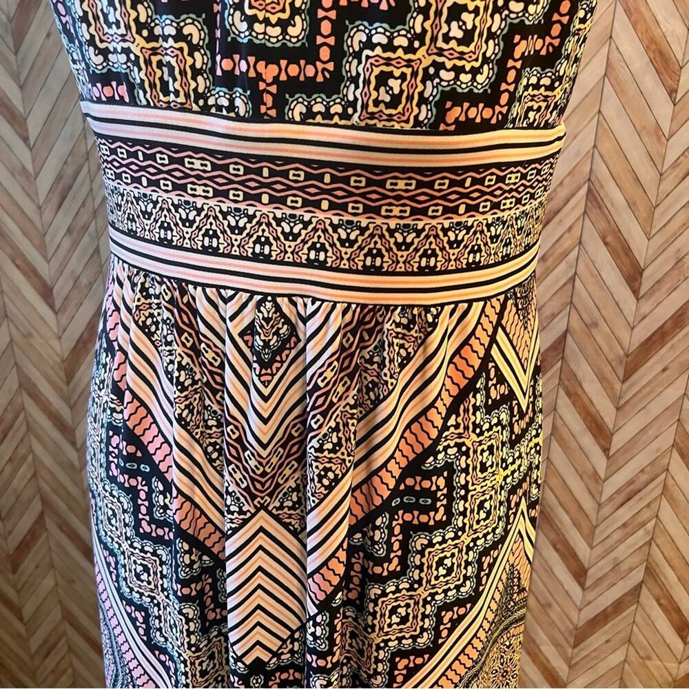 London Times Multicolor Medallion Halter Pleated Maxi Dress Size 8 - Picture 4 of 9